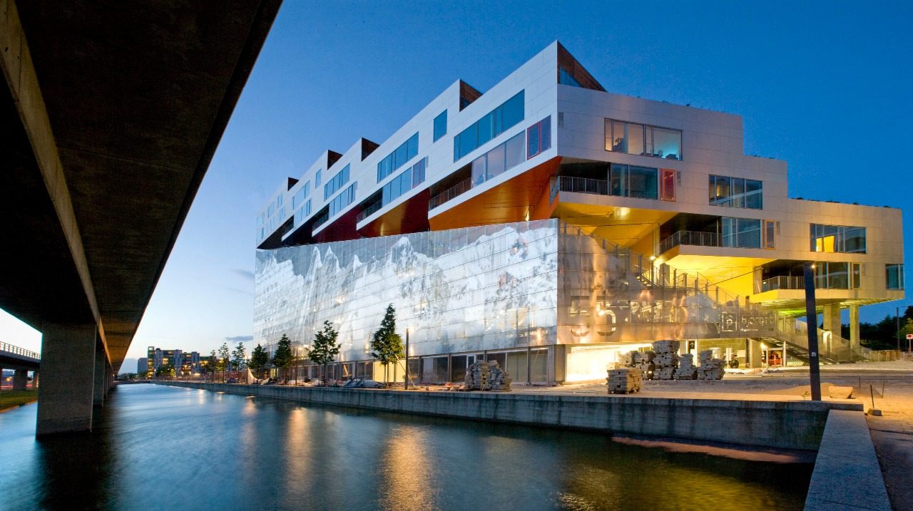 The Plastics Revolution in High-End Building Components